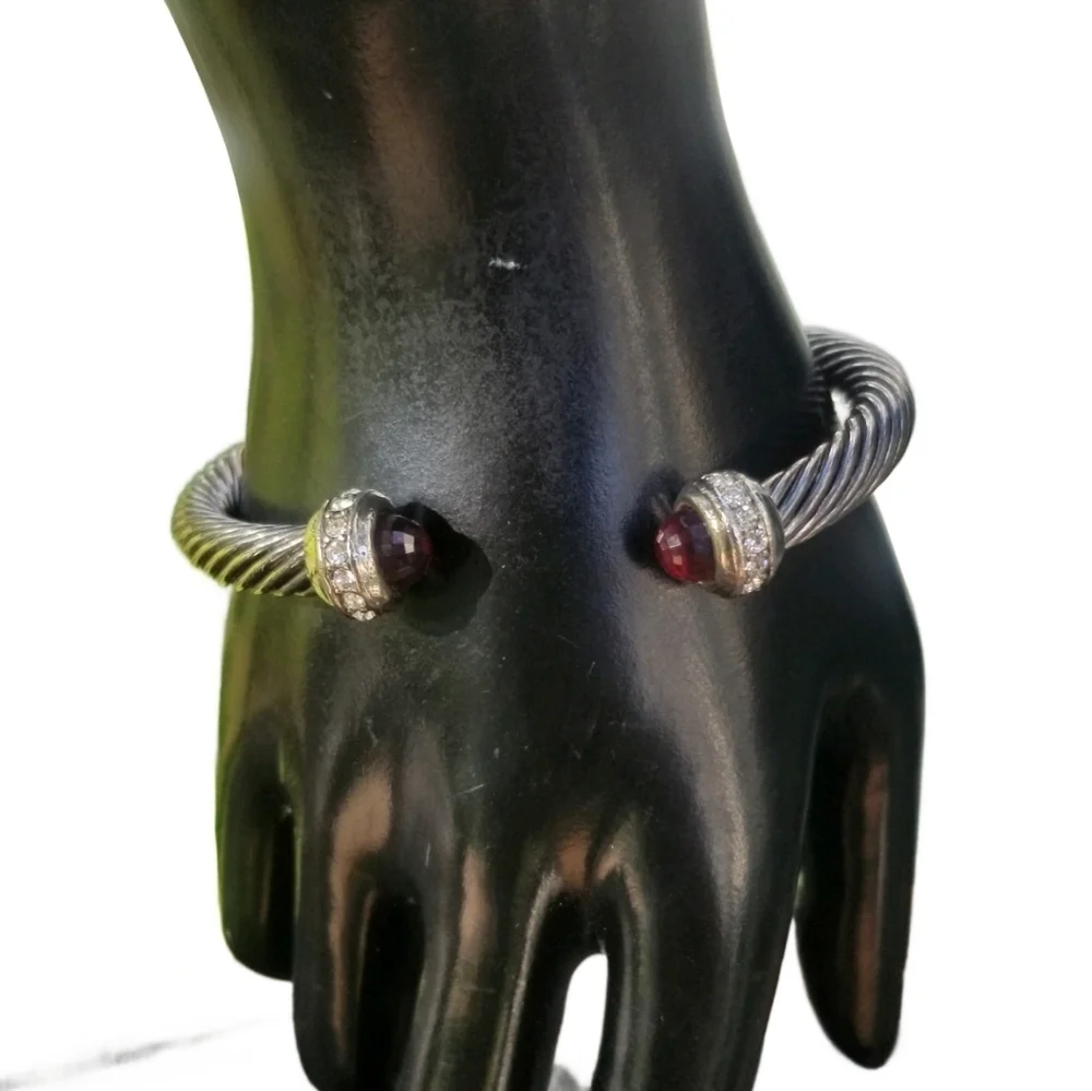 VINTAGE DESIGNER INSPIRED SILVERTONE CABLE  & FAUX JEWEL  BRACELET